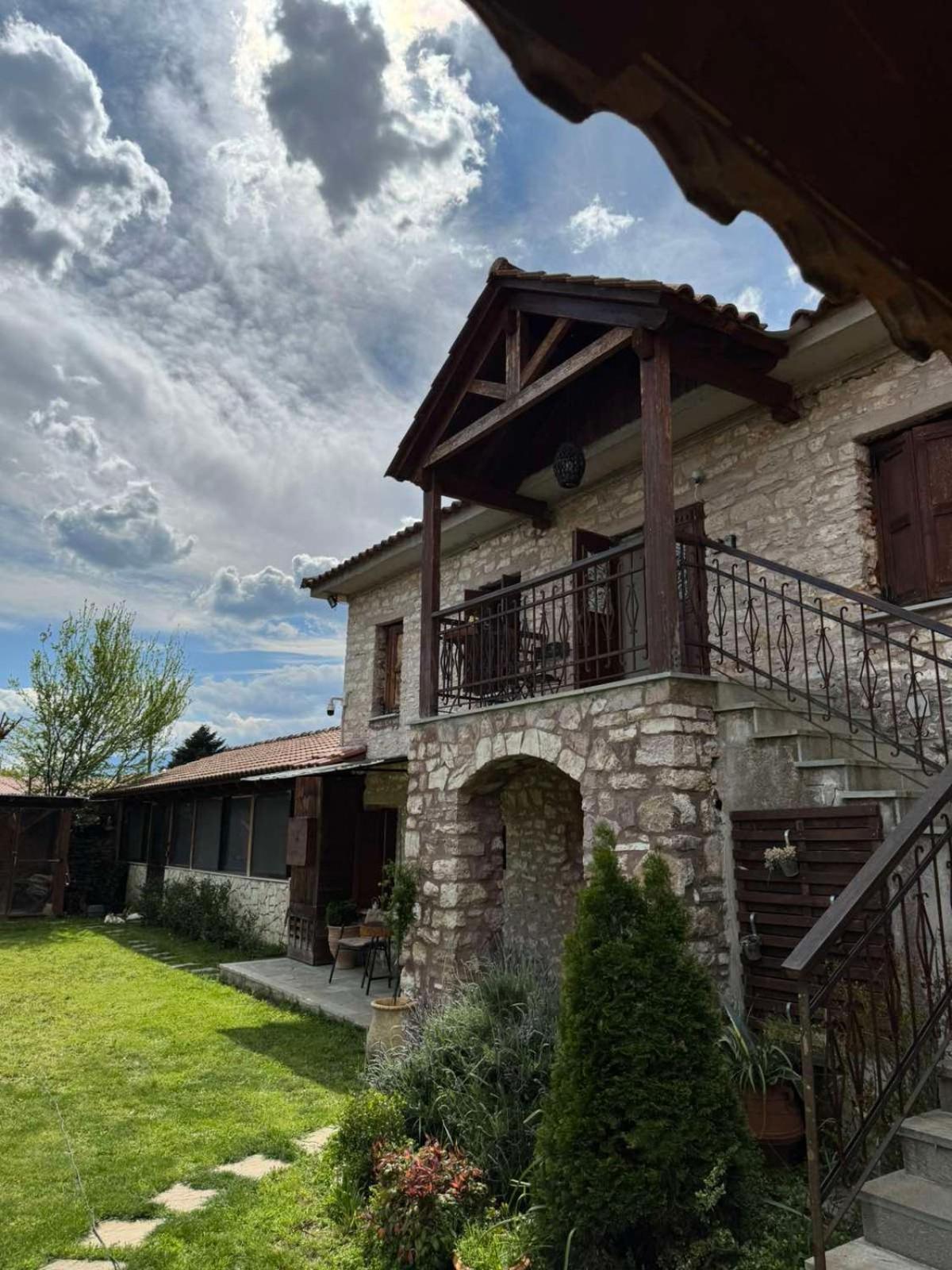 Theopetra Home Екстериор снимка